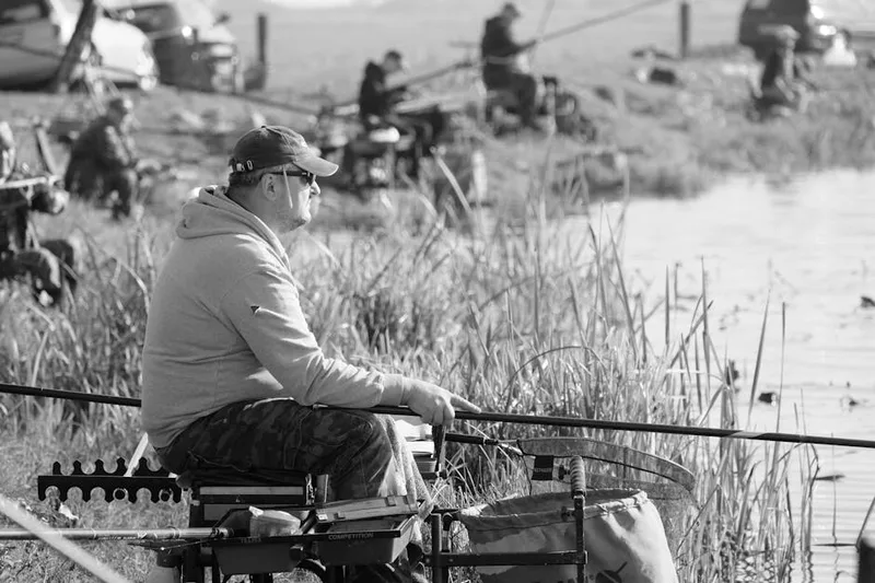 fishing cart barrow bank ,  photo from Pexels